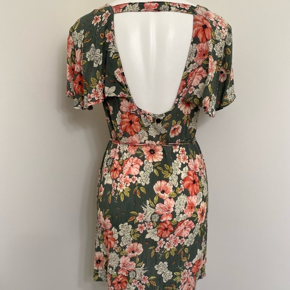Billabong Shift Flutter Floral Backless size S - Picture 10 of 15